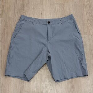 Lululemon size 36 Men's Gray Shorts
